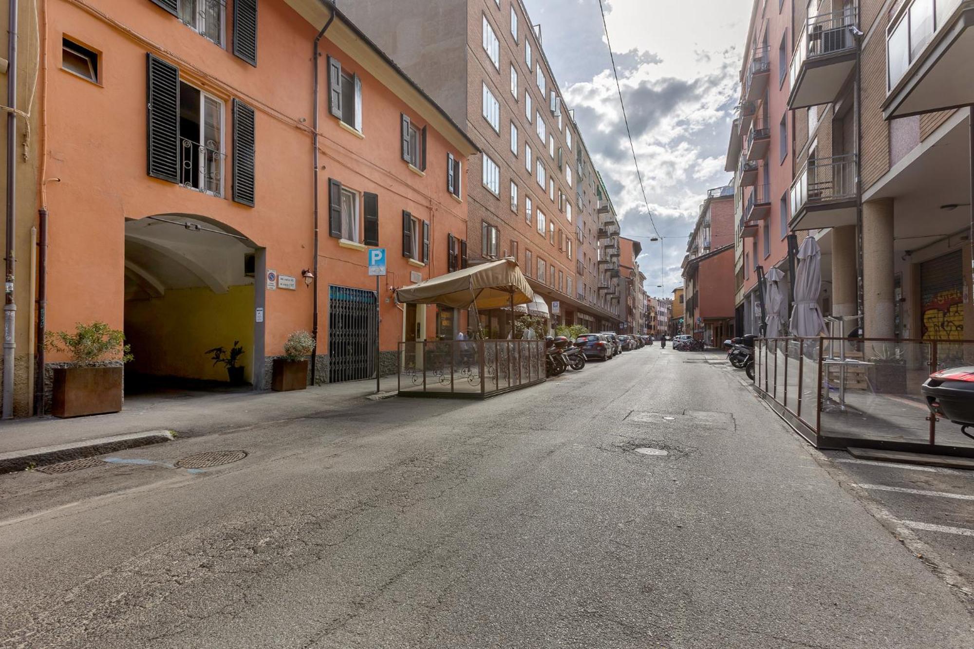 Academy Of Fine Arts -Modern Apt. With Balcony! Bologna Esterno foto